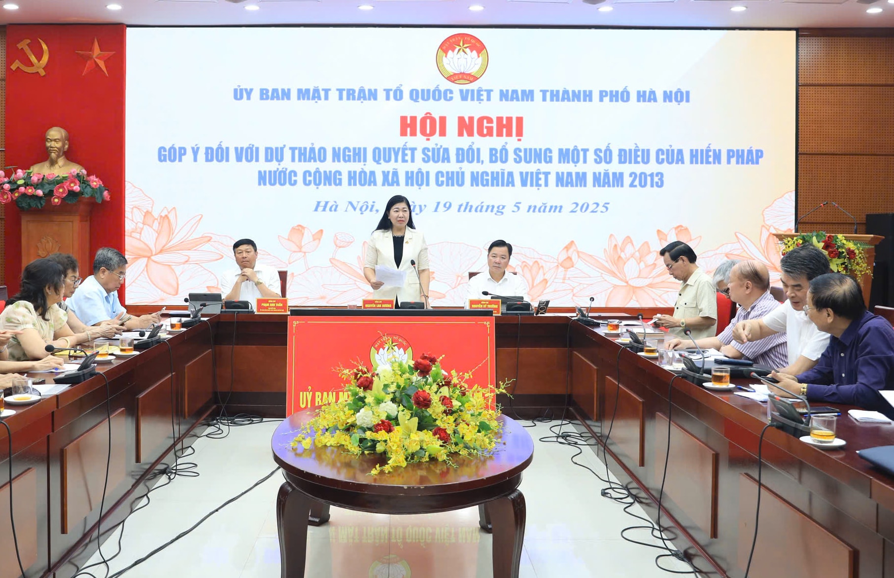 quang-canh-hoi-nghi-gop-y-doi-voi-du-thao-nghi-quyet-sua-doi-bo-sung-mot-so-dieu-cua-hien-phap-nam-2013-do-uy-ban-mat-tran-to-quoc-viet-nam-thanh-pho-ha-noi-to-chuc-thang-5-2025..jpg