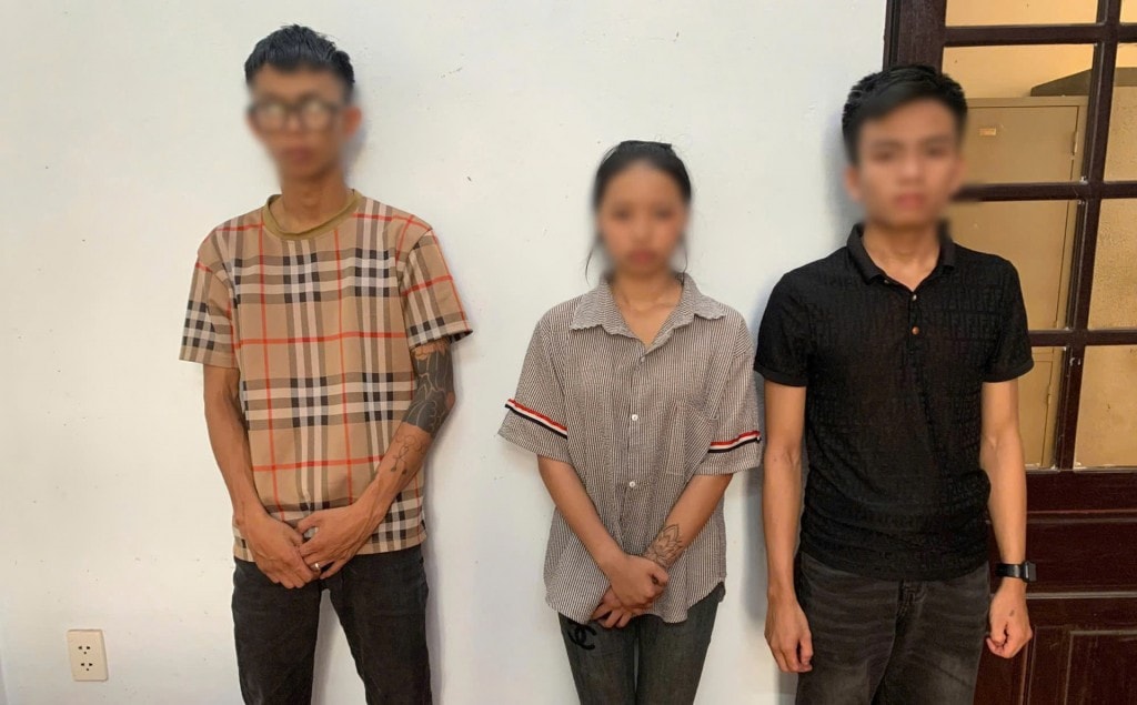 Các đối tượng bị bắt giữ tại cơ quan Công an (Ảnh: Công an Quảng Nam) Các đối tượng bị bắt giữ tại cơ quan Công an (Ảnh: Công an Quảng Nam)
