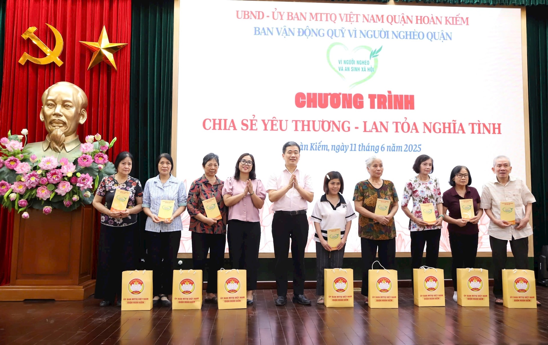 hk-a-hoan-trao-.jpg