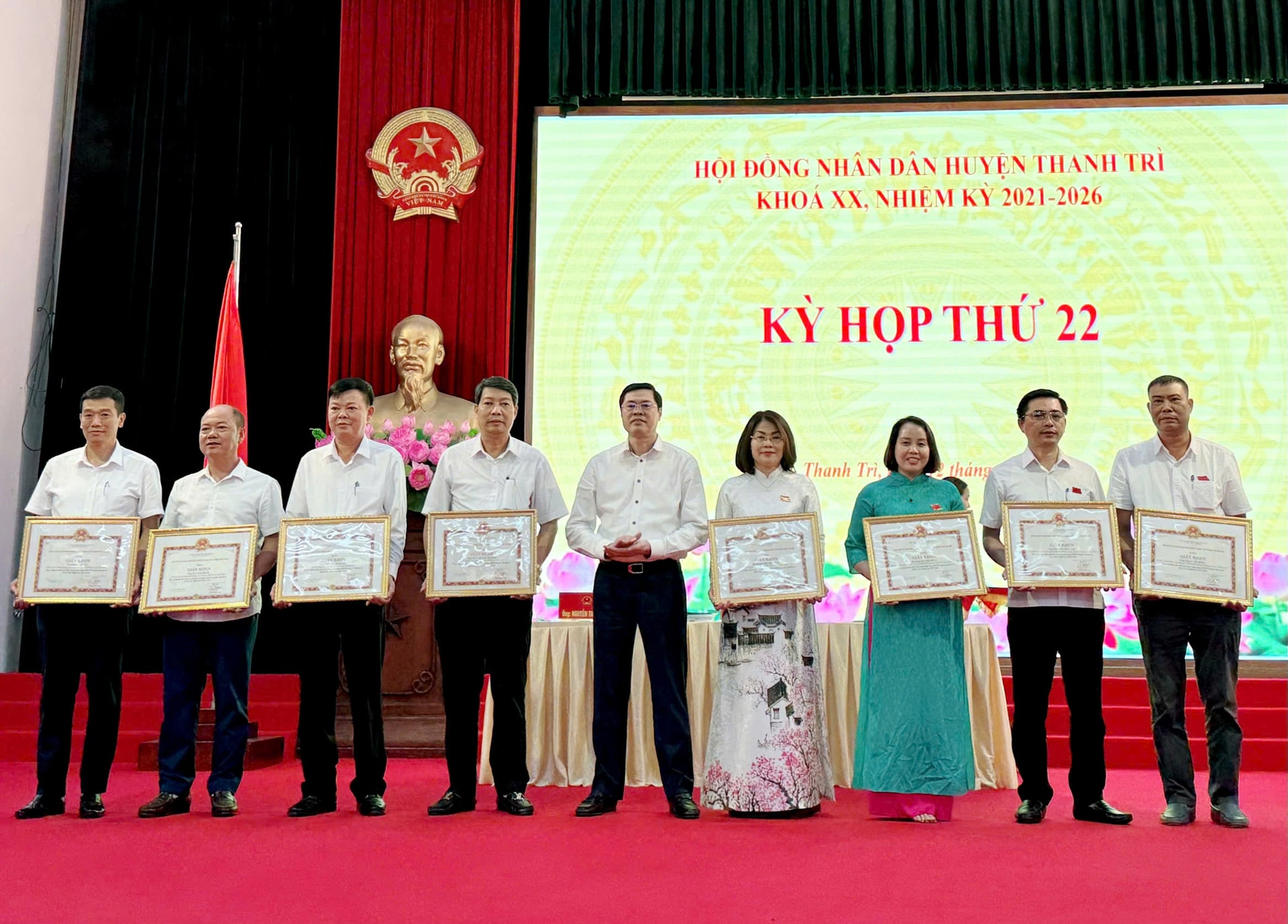 khen-thuong-thanh-tri-12-6.jpg