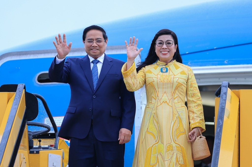 Thủ tướng Chính phủ Phạm Minh Chính và Phu nhân cùng đoàn đại biểu cấp cao Việt Nam đã tới sân bay quốc tế Arlanda ở Stockholm, bắt đầu thăm chính thức Vương quốc Thụy Điển - Ảnh: VGP/Nhật Bắc Thủ tướng Chính phủ Phạm Minh Chính và Phu nhân cùng đoàn đại biểu cấp cao Việt Nam đã tới sân bay quốc tế Arlanda ở Stockholm, bắt đầu thăm chính thức Vương quốc Thụy Điển - Ảnh: VGP/Nhật Bắc