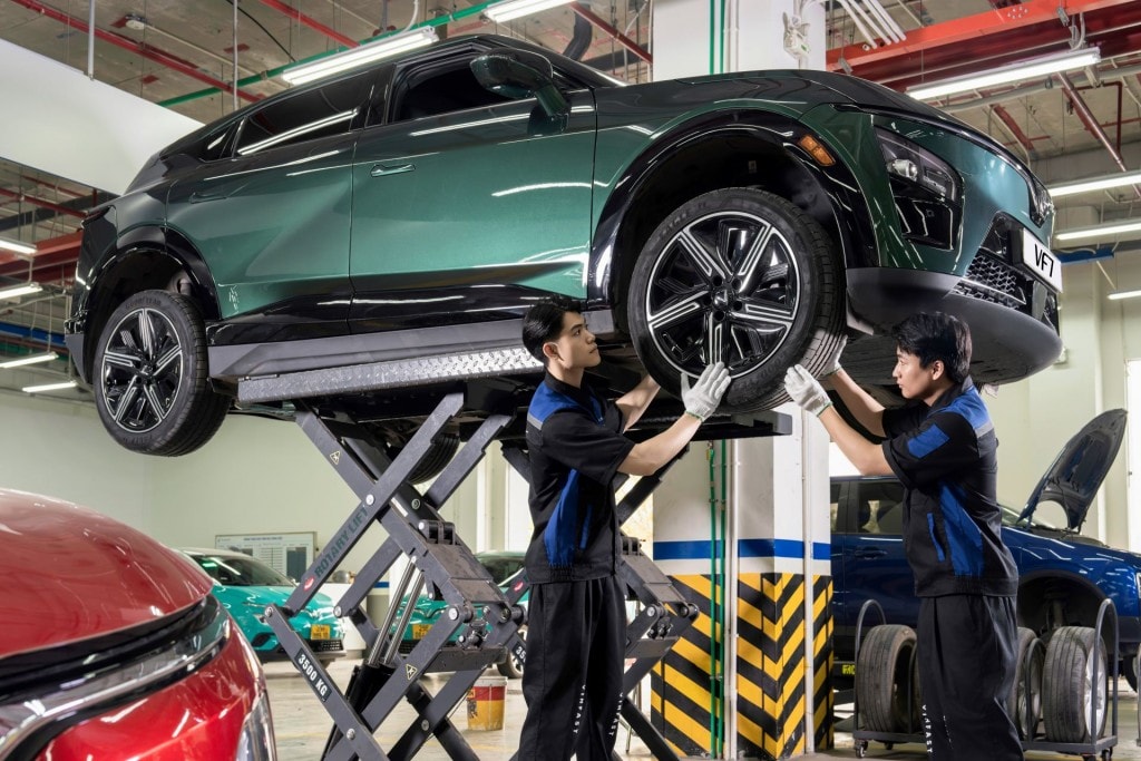 Dịch vụ hậu mãi tận tâm, chủ xe VinFast VF 8 tự tin chinh phục mọi nẻo đường Tổ quốc Dịch vụ hậu mãi tận tâm, chủ xe VinFast VF 8 tự tin chinh phục mọi nẻo đường Tổ quốc