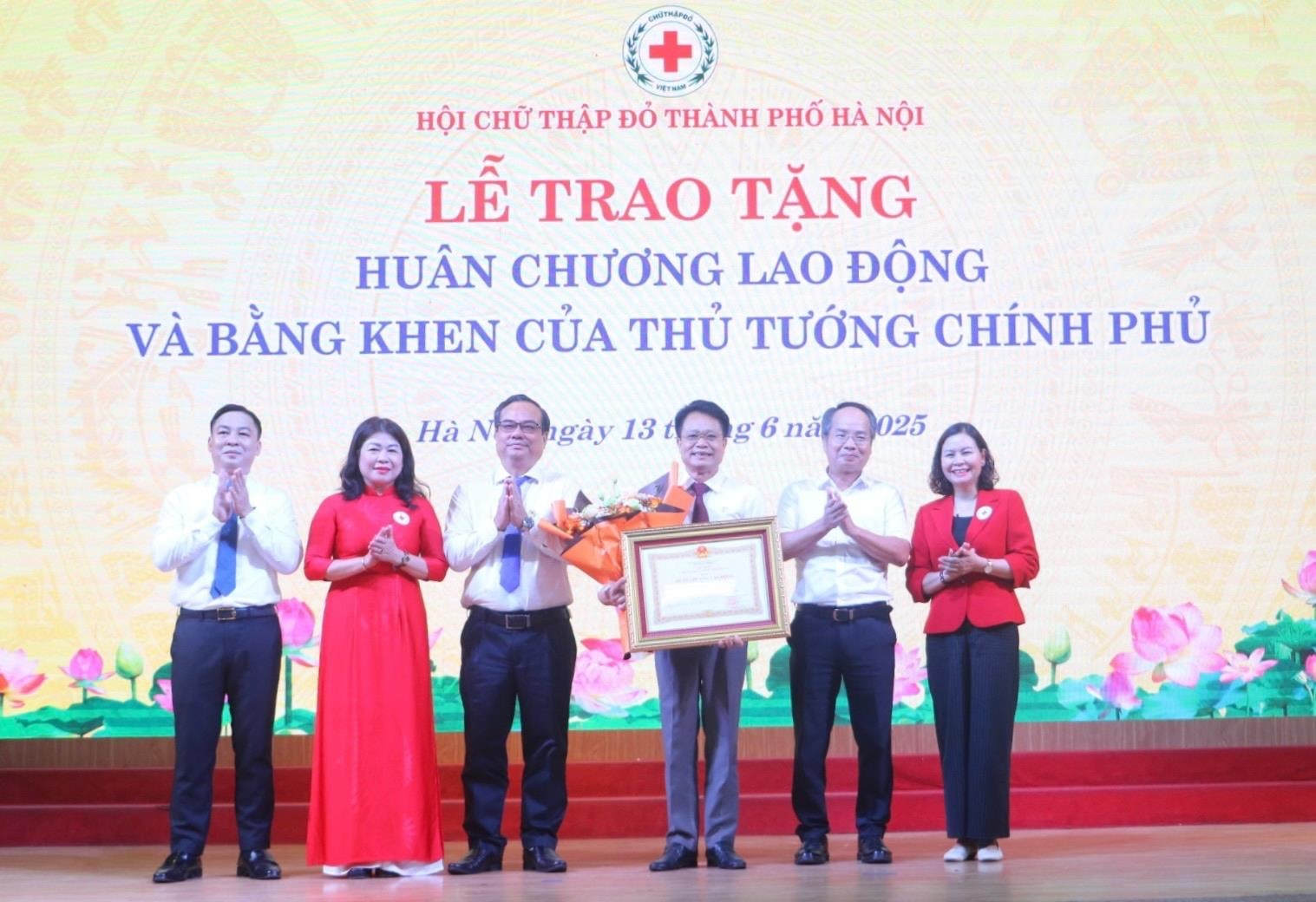 anh-3-trao-hcld.jpg