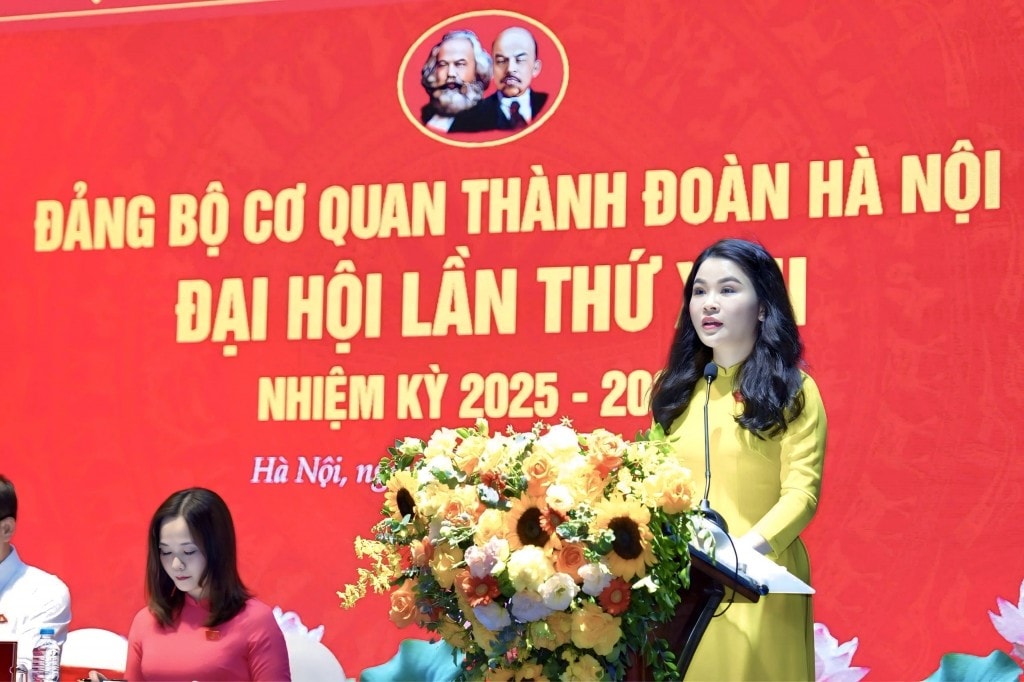 Nêu cao tính gương mẫu đi đầu, vững bước tiến vào kỷ nguyên mới