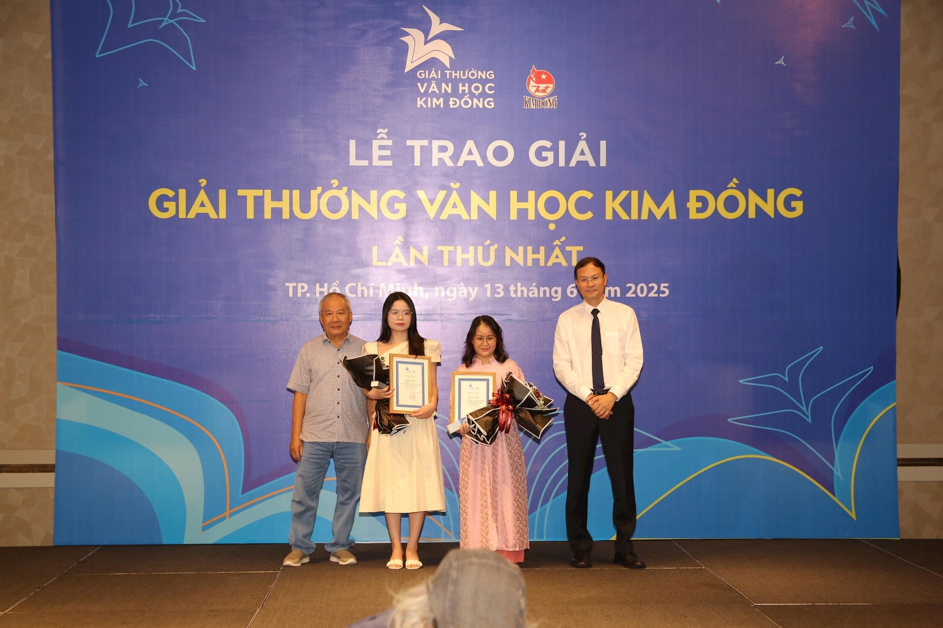 anh5_trao-giai-nhi.jpeg