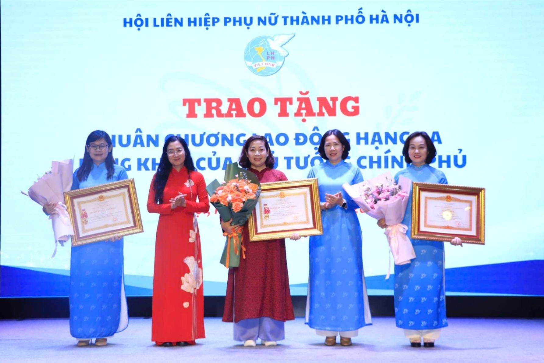 Phụ nữ Thủ đô phát động phong trào “Bình dân học vụ số”