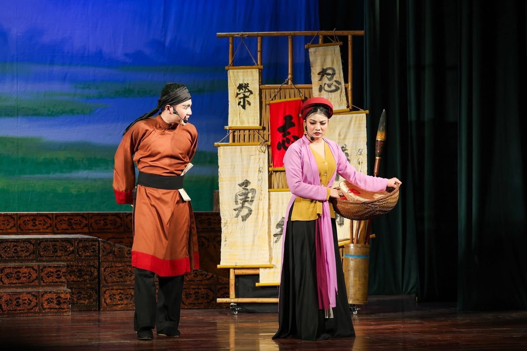 mot-canh-trong-vo-cheo-trinh-nguyen-do-nha-hat-cheo-ha-noi-phuc-dung..jpg