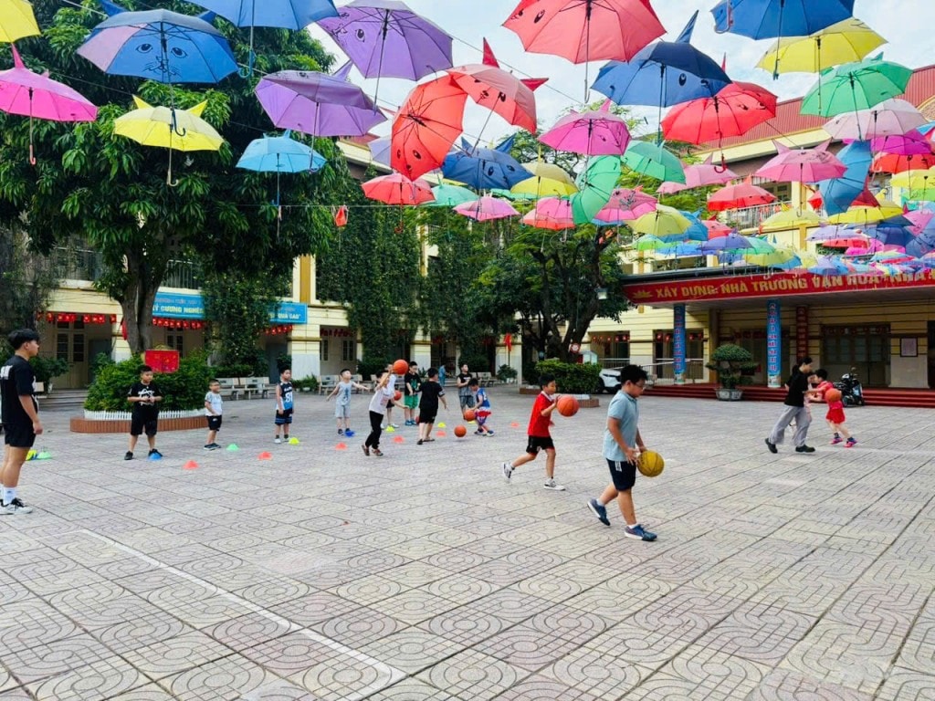 Trường Tiểu học Văn Yên, quận Hà Đông rộng cửa đón trẻ em đến vui chơi vào mùa hè Trường Tiểu học Văn Yên, quận Hà Đông rộng cửa đón trẻ em đến vui chơi vào mùa hè