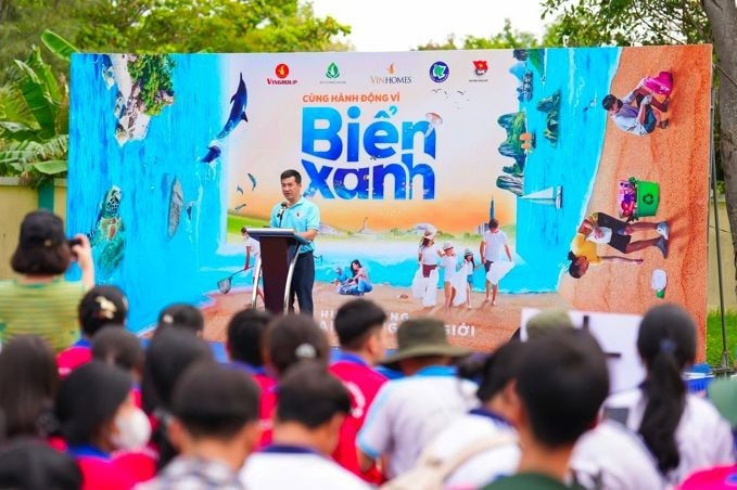 Tại đầu cầu ở huyện Cần Giờ, TP.HCM, ông Vũ Minh Lý - Phó Giám đốc Trung tâm Truyền thông Tài nguyên và Môi trường thuộc Bộ Nông nghiệp và Môi trường, bày tỏ sự phấn khởi khi tham gia Lễ phát động tại huyện Cần Giờ, thành phố Hồ Chí Minh. Ông nhấn mạnh ý 