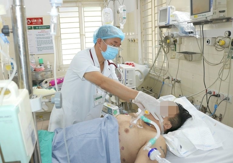 cham-soc-benh-nhan-sxh.jpg