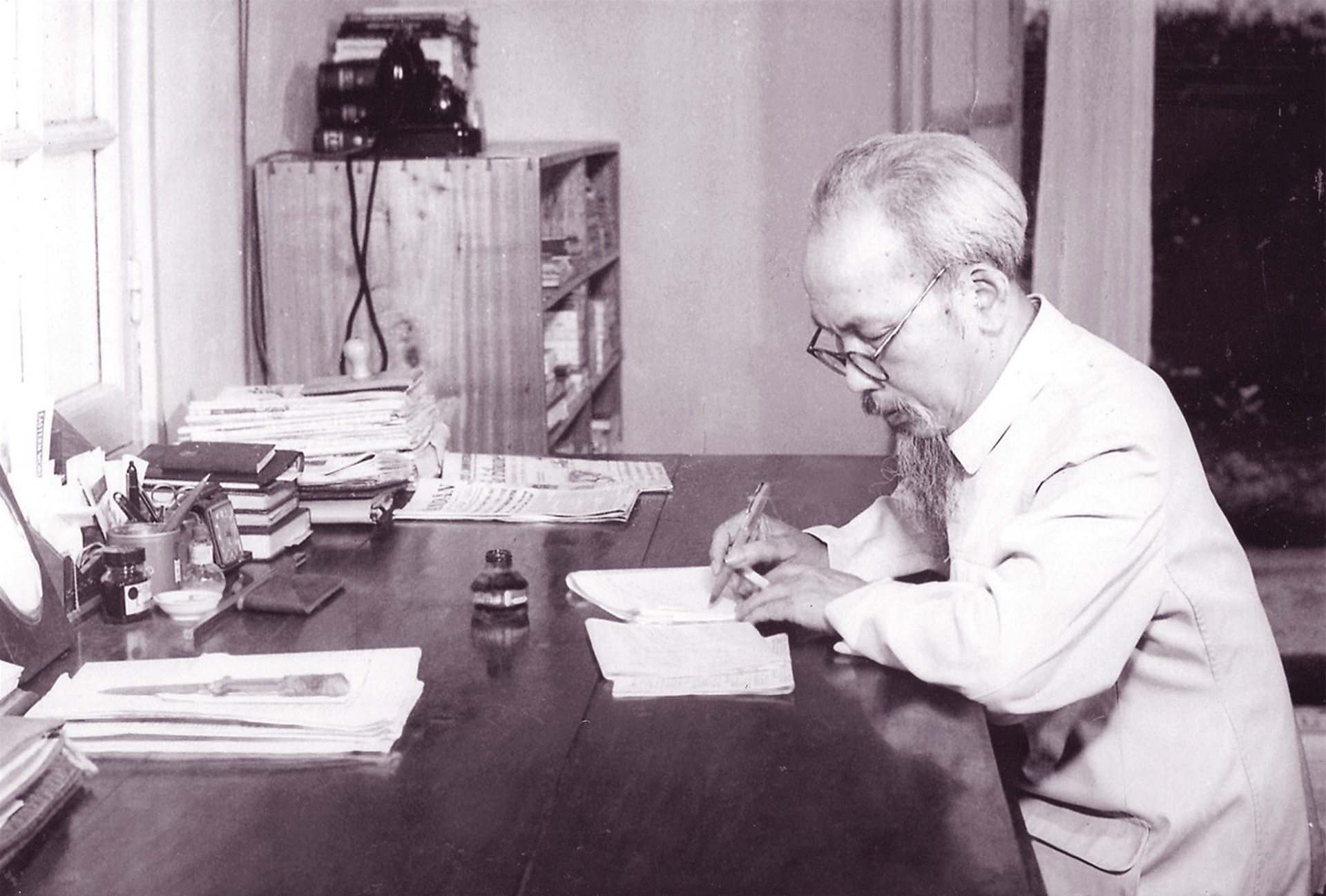 ho-chi-minh.jpg