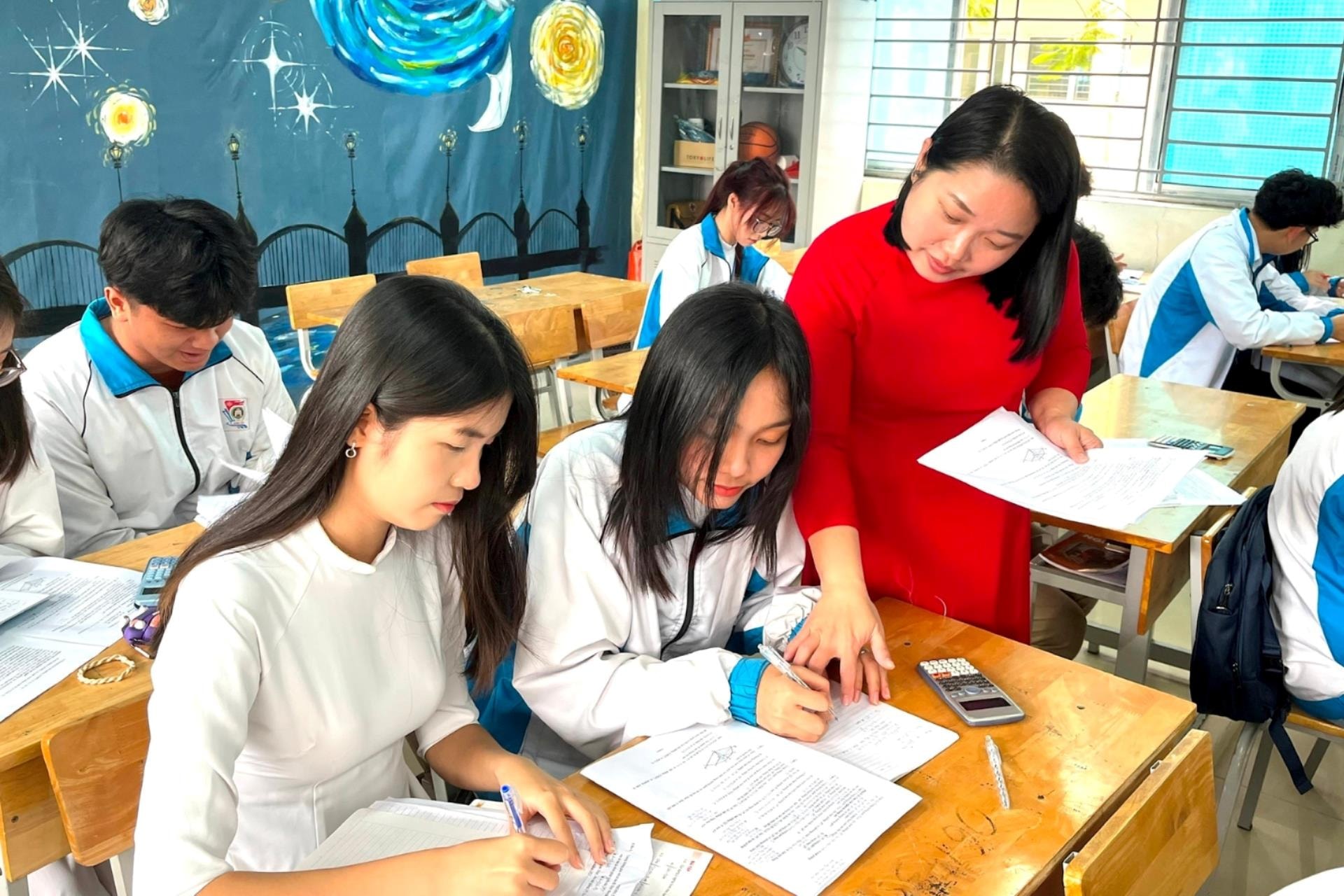[Podcast] Tin tức ngày 16-6: Không cấm dạy thêm, bỏ quy định tập sự