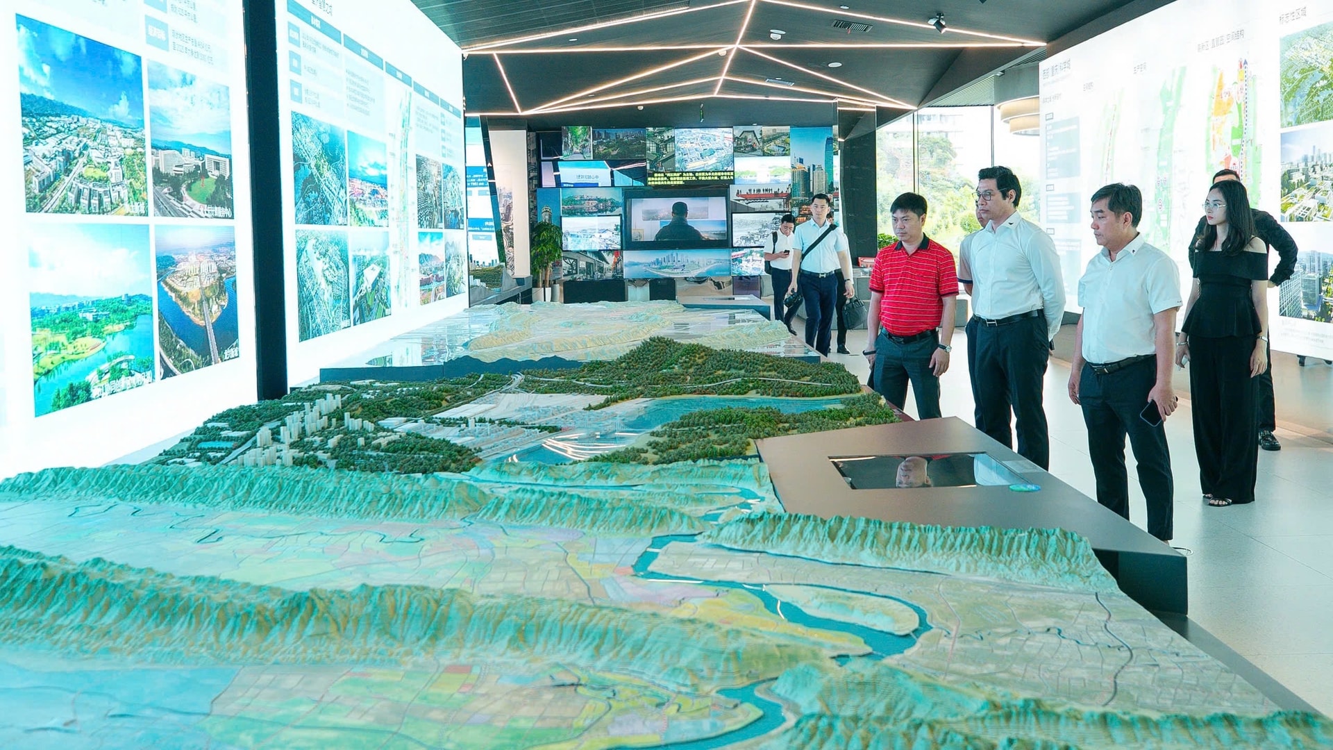 Văn Phú - Đèo Cả đề xuất dự án Đại lộ cảnh quan ven sông Hồng - 2