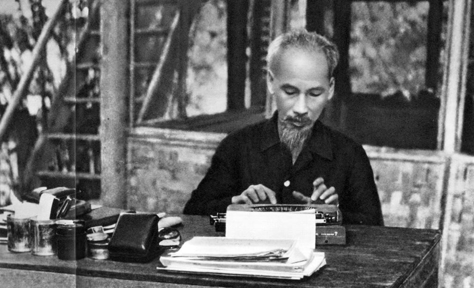 chu-tich-ho-chi-minh.jpg