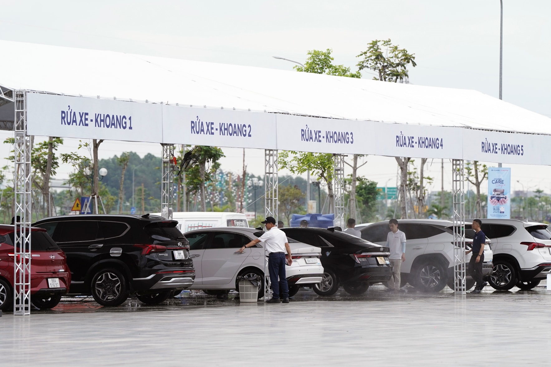 6-dan-xe-cua-kh-duoc-hyundai-cham-soc-mien-phi.jpg