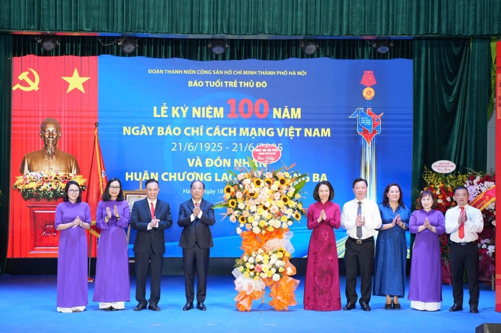Định vị thương hiệu bằng khát vọng, sáng tạo và đạo đức người làm báo