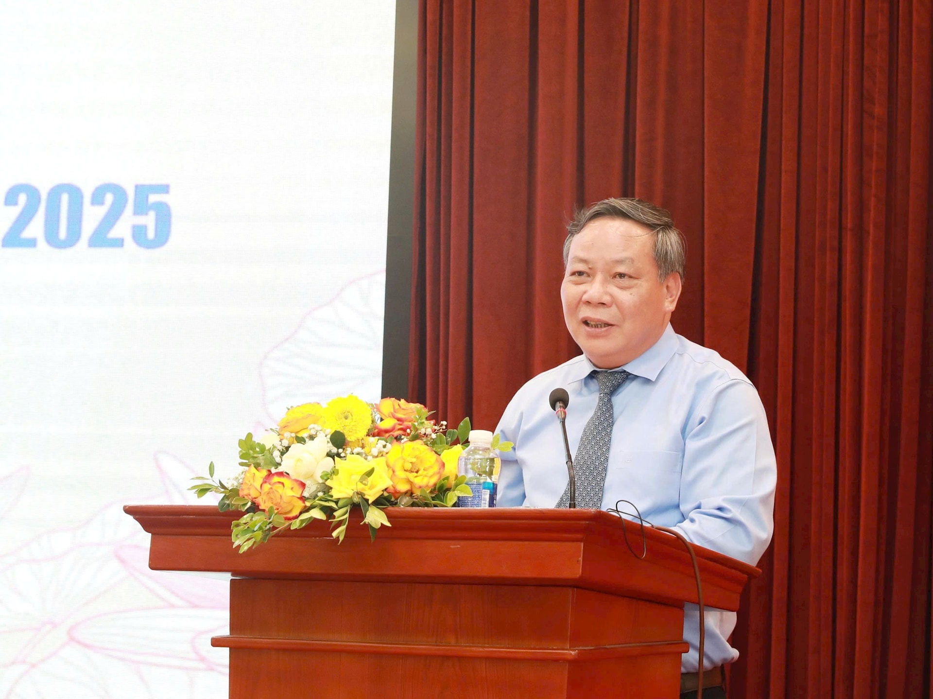 Phó Bí thư Thường trực Thành ủy Nguyễn Văn Phong phát biểu chỉ đạo tại hội nghị. Ảnh: PV