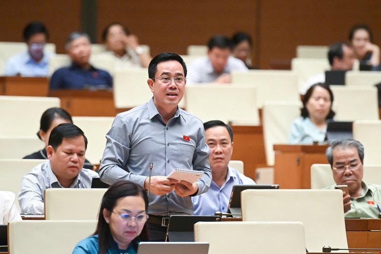van-huy.jpg