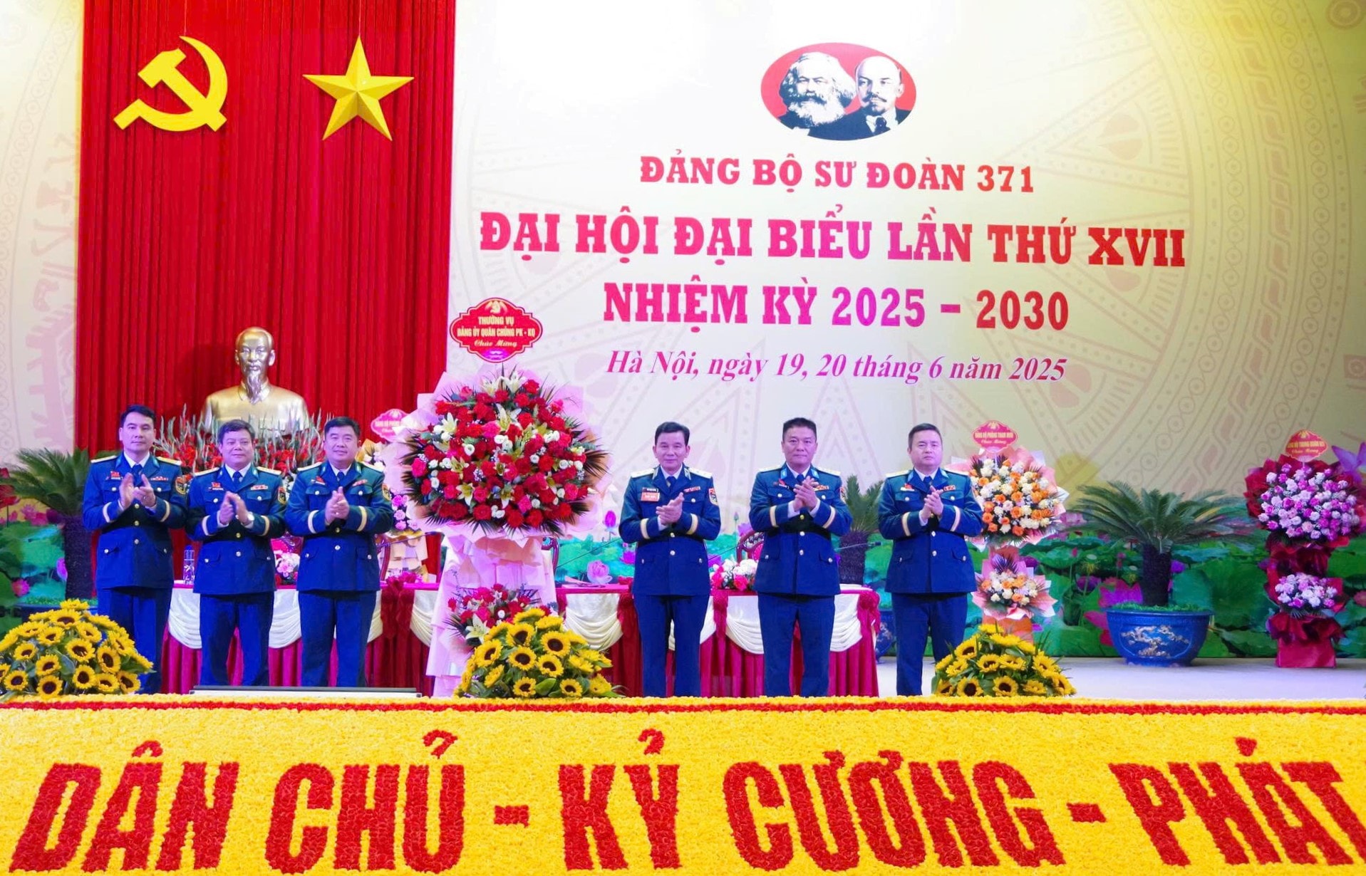 tang-hoa.jpg