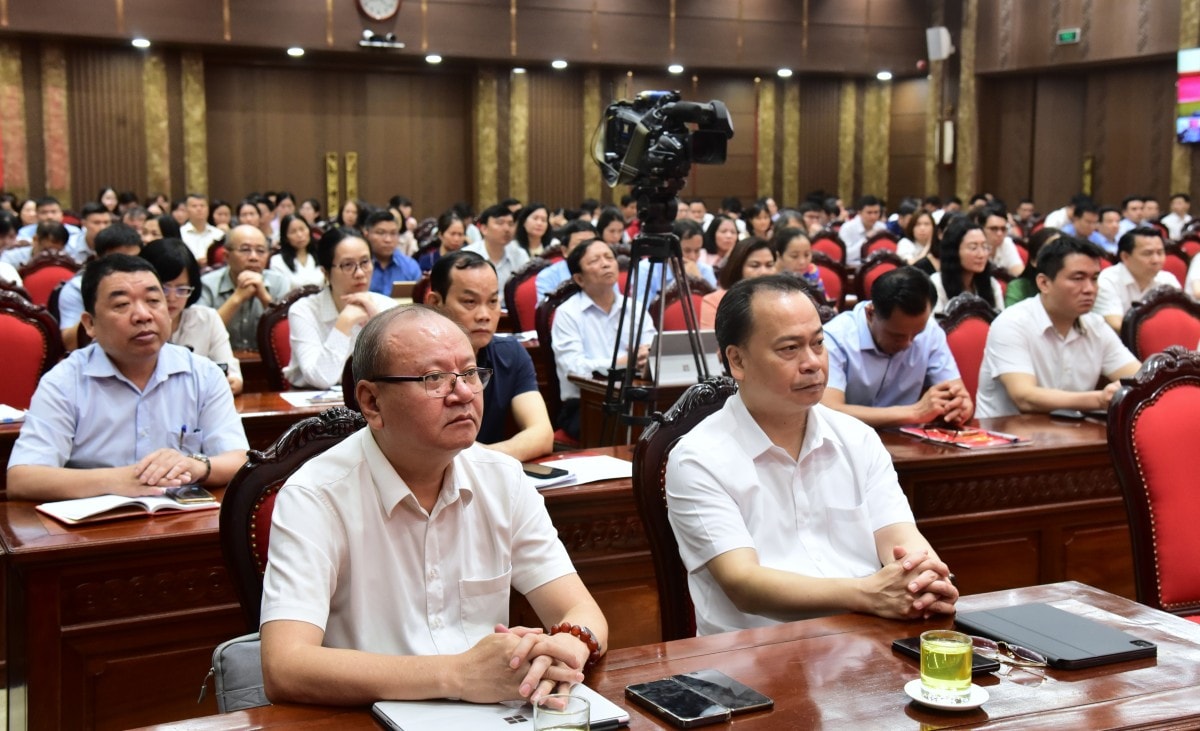 Giám đốc Sở Nội vụ hướng dẫn tổ chức và hoạt động của chính quyền cấp xã