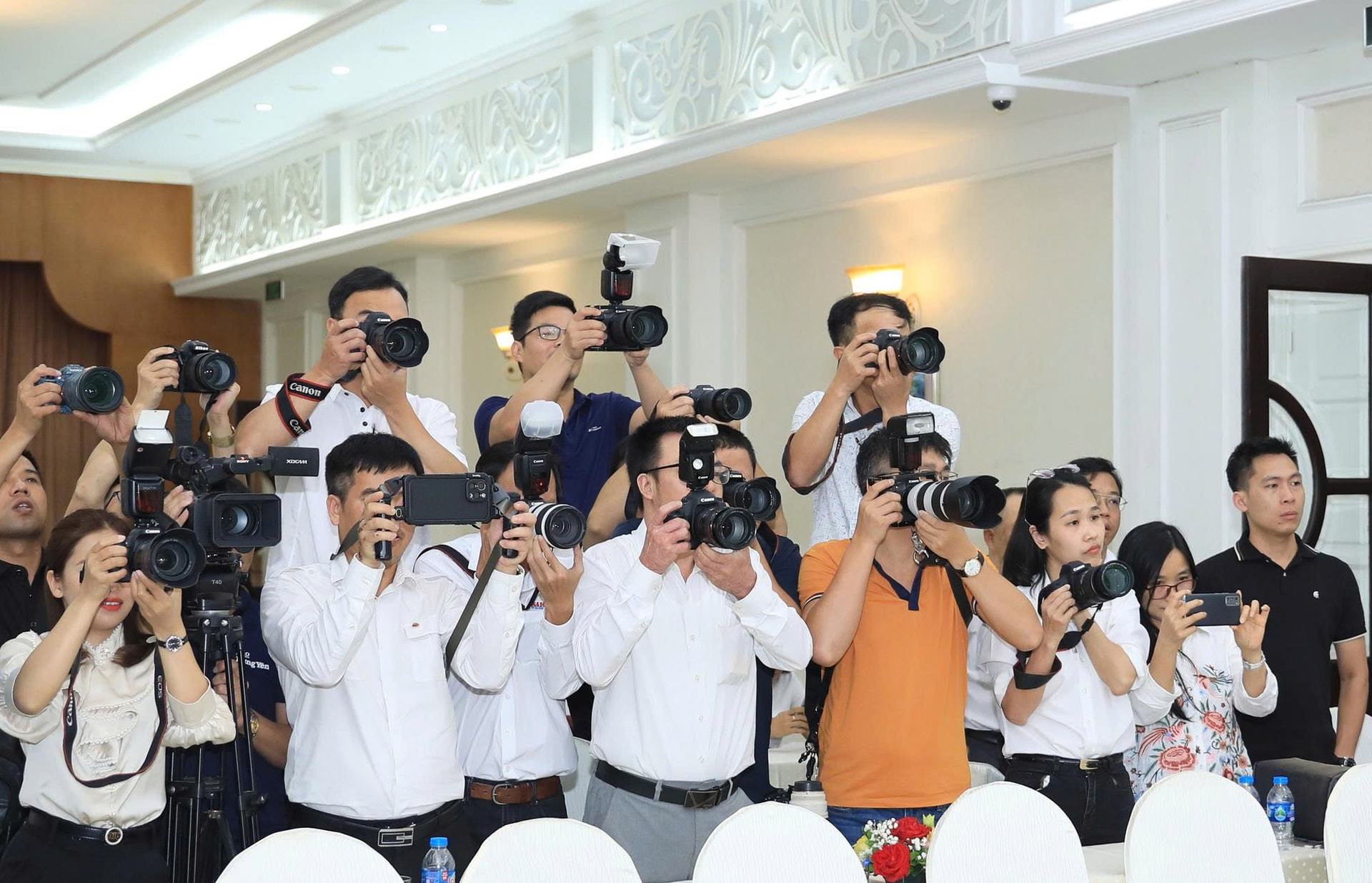 phong-vien-tac-nghiep-tai-hoi-thao-bao-dang-cac-tinh-thanh-pho-phia-bac-mo-rong-lan-thu-30.-anh-quang-thai.jpg