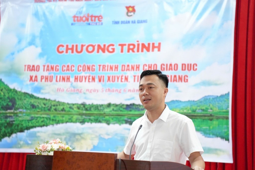 Đồng chí Nguyễn Tuấn Thọ - Bí thư Đảng ủy xã Phú Linh phát biểu tại chương trình (Ảnh: Phạm Mạnh)