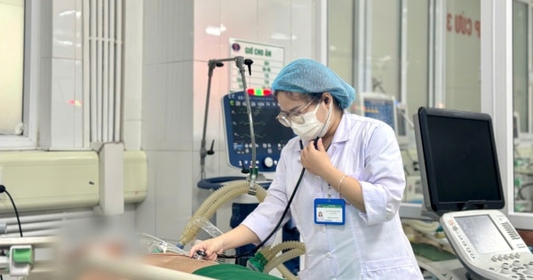 Bệnh nhân đang được điều trị tích cực tại Bệnh viện Bệnh Nhiệt đới Trung ương. Ảnh: BVCC