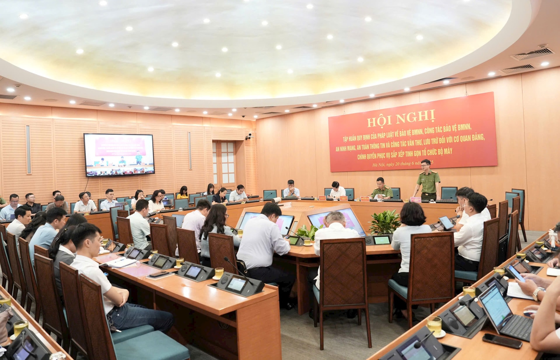 toan-canh.jpg