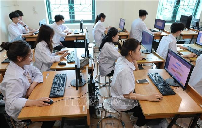 [Podcast] Tin tức ngày 20-6: Năm 2027, thí điểm thi tốt nghiệp THPT trên máy tính