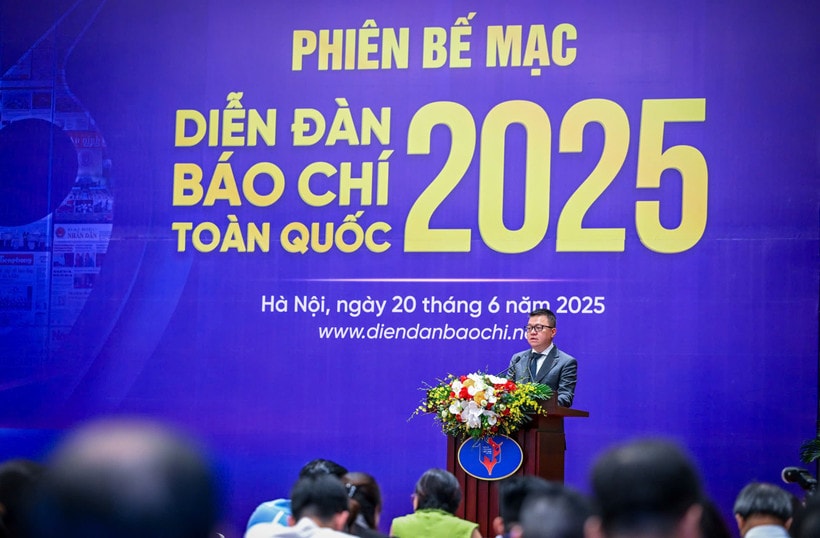 be-mac-dien-dan-bao-chi.jpg
