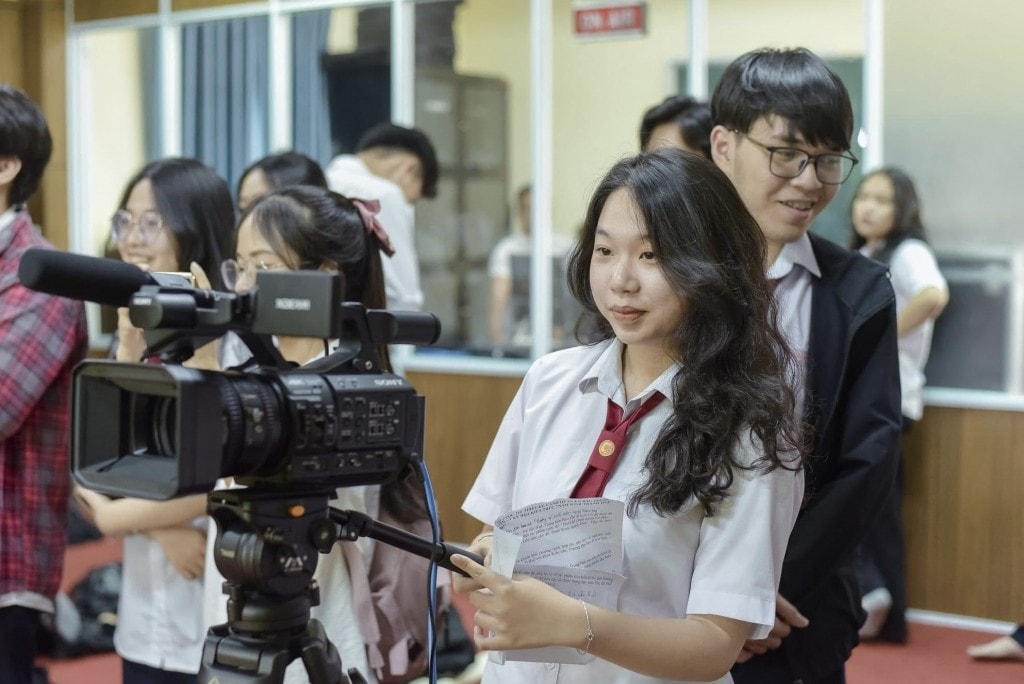 Sinh viên được học tập, trải nghiệm trong một môi trường tiện nghi như các cơ quan báo chí thu nhỏ, được làm quen với những điều kiện gần với tác nghiệp thực tế