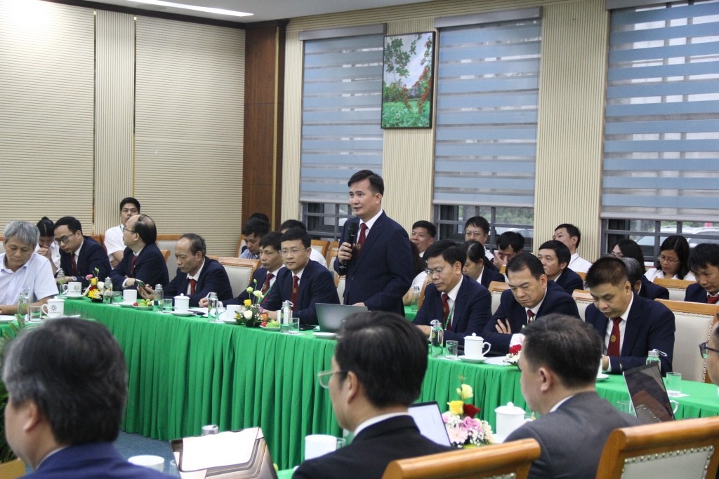 Các nhà khoa học và giảng viên của VNUA đã đối thoại trực tiếp với Bộ trưởng Bộ Khoa học và Công nghệ Nguyễn Mạnh Hùng, Thứ trưởng Hoàng Minh và Thứ trưởng Bộ Nông nghiệp và Môi trường Hoàng Trung Các nhà khoa học và giảng viên của VNUA đã đối thoại trực tiếp với Bộ trưởng Bộ Khoa học và Công nghệ Nguyễn Mạnh Hùng, Thứ trưởng Hoàng Minh và Thứ trưởng Bộ Nông nghiệp và Môi trường Hoàng Trung