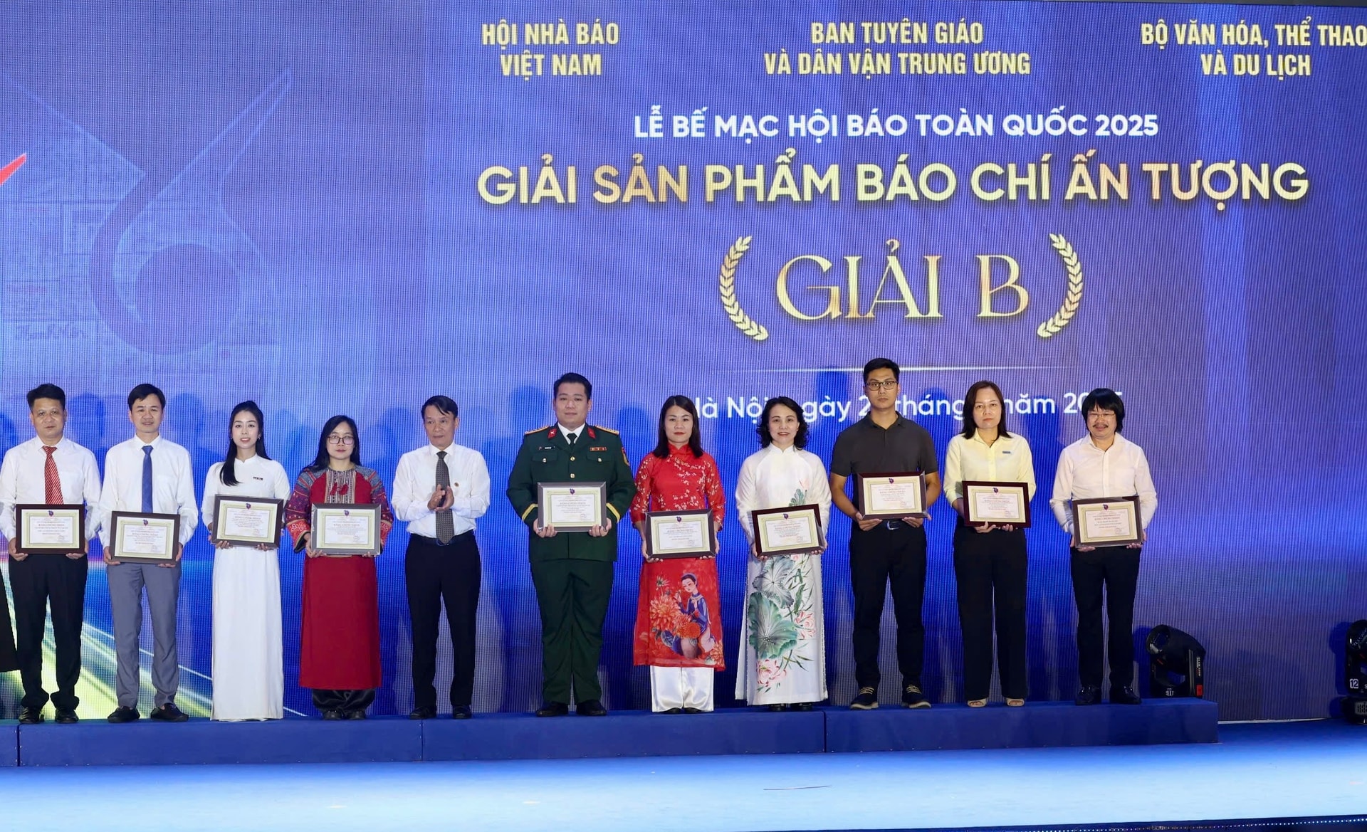 giai-san-pham-bao-chi-an-tuong.jpg
