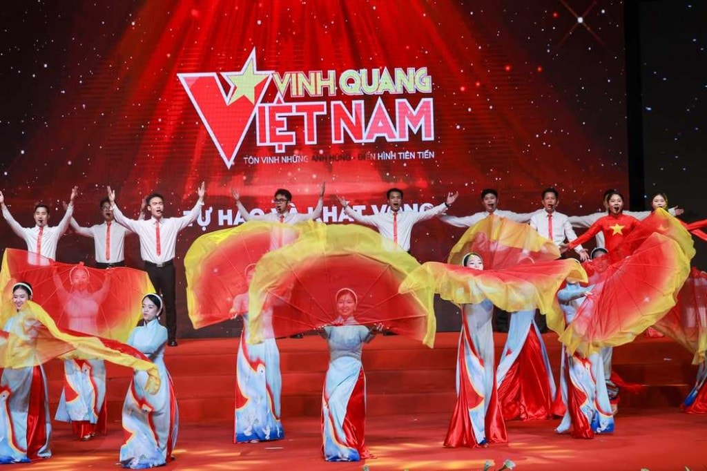 Tiết mục văn nghệ đặc sắc tại chương trình