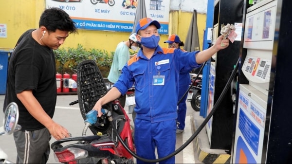 Dự báo tuần tới giá xăng dầu tăng mạnh từ 600-1.600 đồng/lít