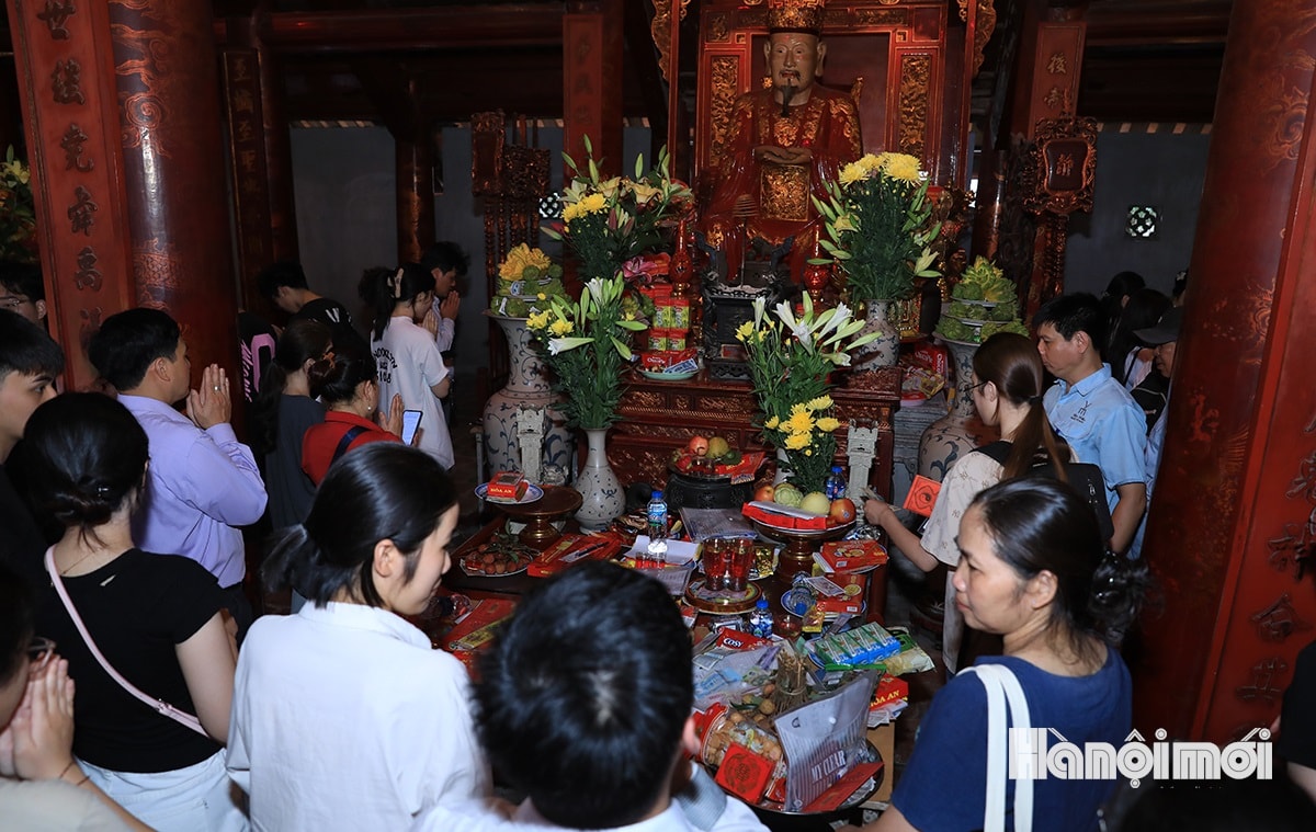 W_si-tu-cau-may-van-mieu-quoc-tu-giam-4.jpg