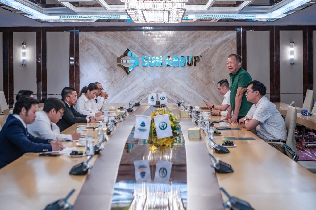 TS.BS Dương Đức Hùng – Giám đốc Bệnh viện Hữu nghị Việt Đức chia sẻ định hướng hợp tác chuyên môn. Ảnh: Bệnh viện Mặt Trời TS.BS Dương Đức Hùng – Giám đốc Bệnh viện Hữu nghị Việt Đức chia sẻ định hướng hợp tác chuyên môn. Ảnh: Bệnh viện Mặt Trời