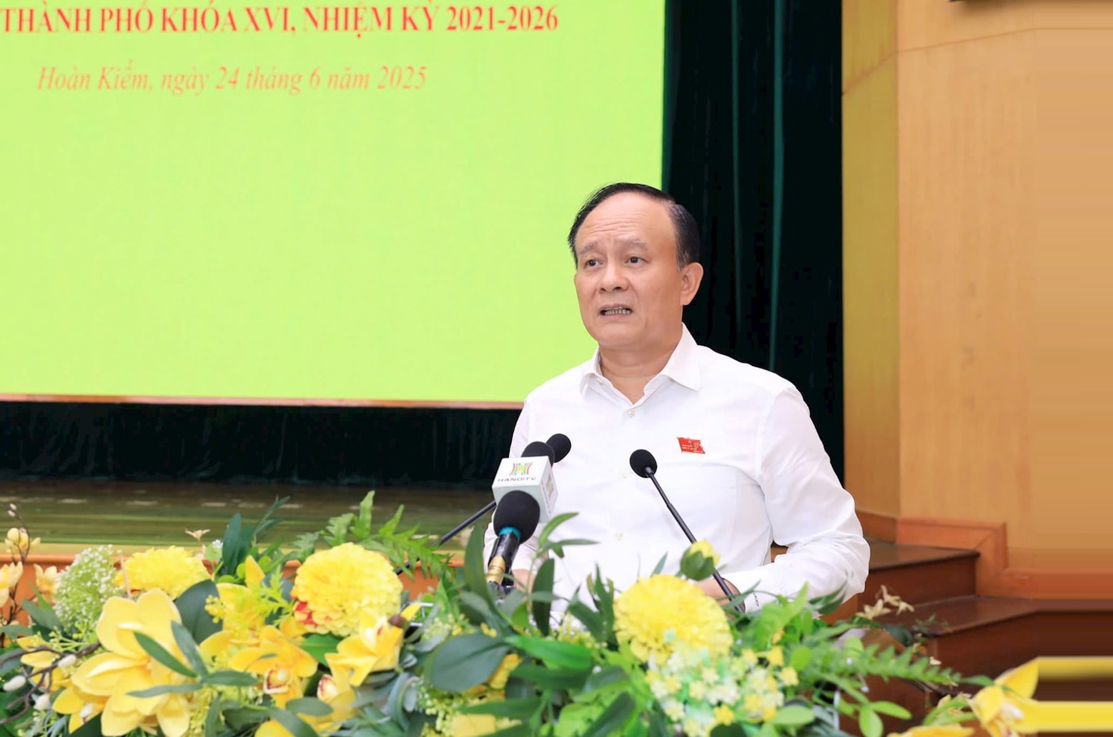 chu-tich-hdnd-thanh-pho-ha-noi-nguyen-ngoc-tuan-phat-bieu-tai-hoi-nghi-tiep-xuc-cu-tri-quan-hoan-kiem.-anh-vu-thuy.jpg