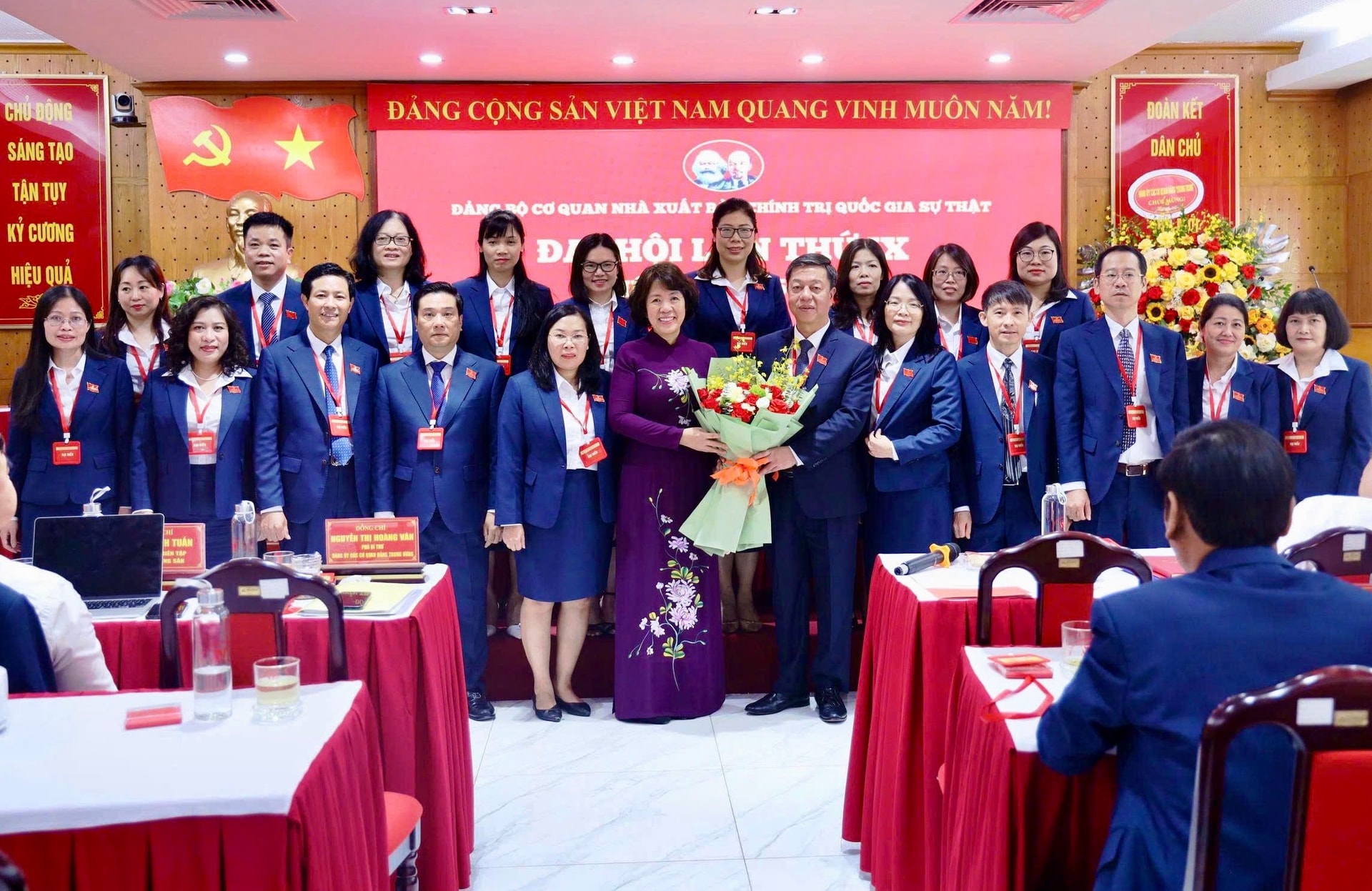 ban-chap-hanh-nxb-chtr.jpg