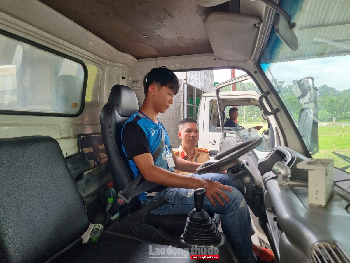 Hà Nội: Tổ chức kỳ sát hạch cấp giấy phép lái xe ô tô cho 68 thí sinh