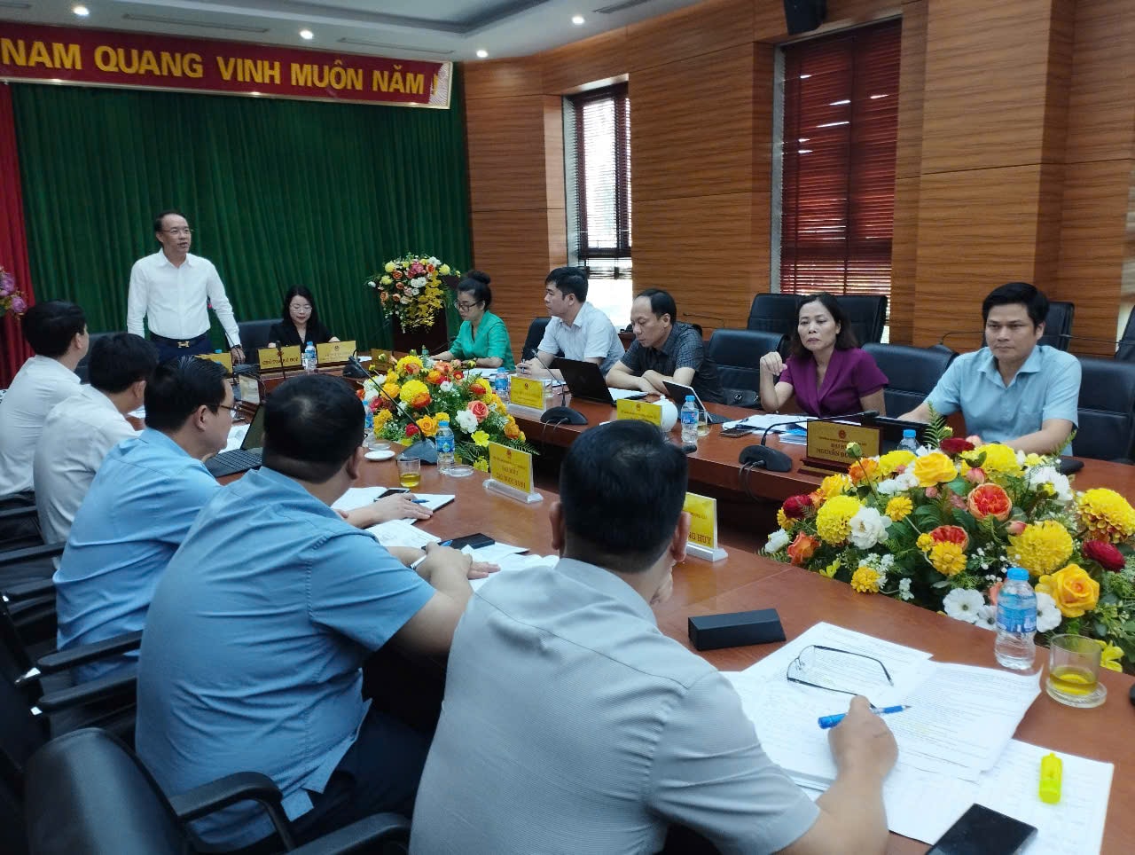 Bí thư Quận ủy Bắc Từ Liêm Lưu Ngọc Hà (dự kiến là Bí thư Đảng ủy, Chủ tịch HĐND phường Thượng Cát) phát biểu bế mạc kỳ họp. Ảnh Duy Kiên