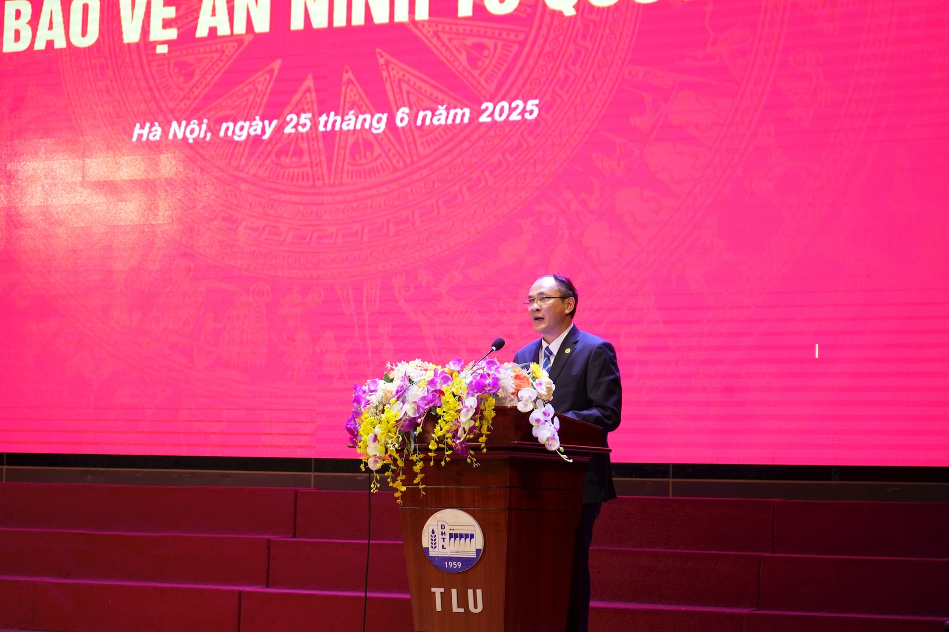 thuy-loi-1-ht-phat-bieu-.jpg