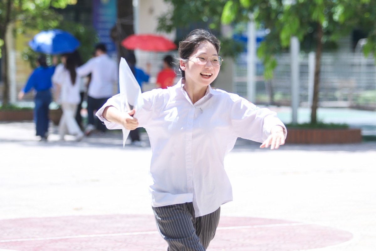 Thí sinh Hà Nội bắt đầu làm thủ tục thi tốt nghiệp THPT năm 2025