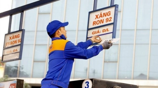 Giá xăng ngày 26/6 sẽ tăng thêm 400 đồng/lít?
