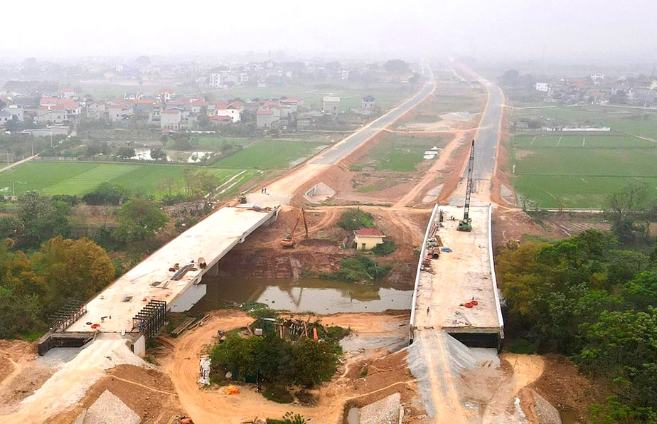 thi-cong-duong-song-hanh-du-an-dau-tu-xay-dung-vanh-dai-4-vung-thu-do-tai-huyen-me-linh.-anh-nguyen-quang.jpg