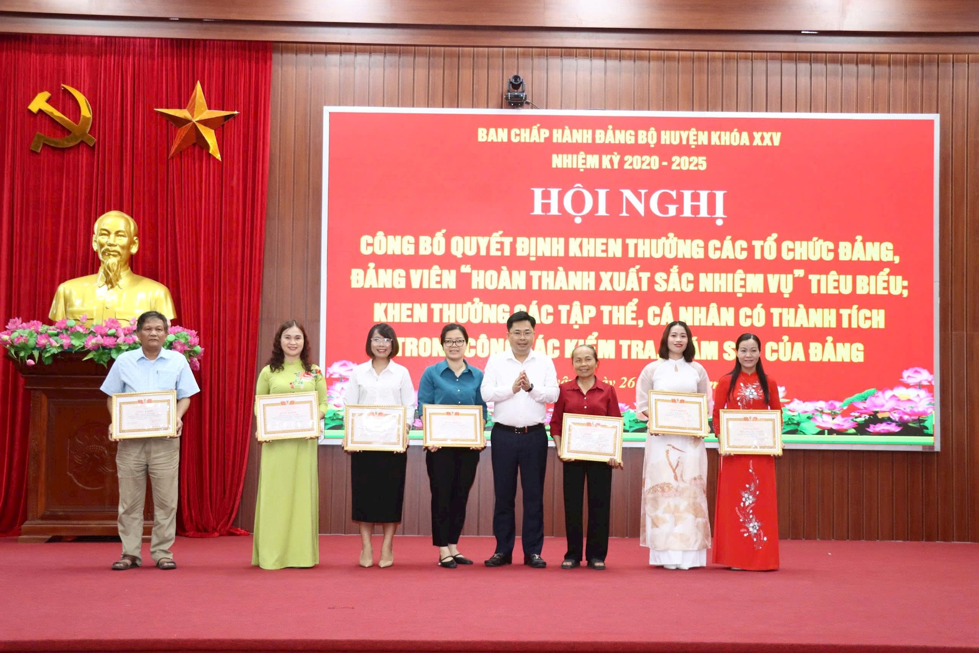huyen-uy-px3.jpg