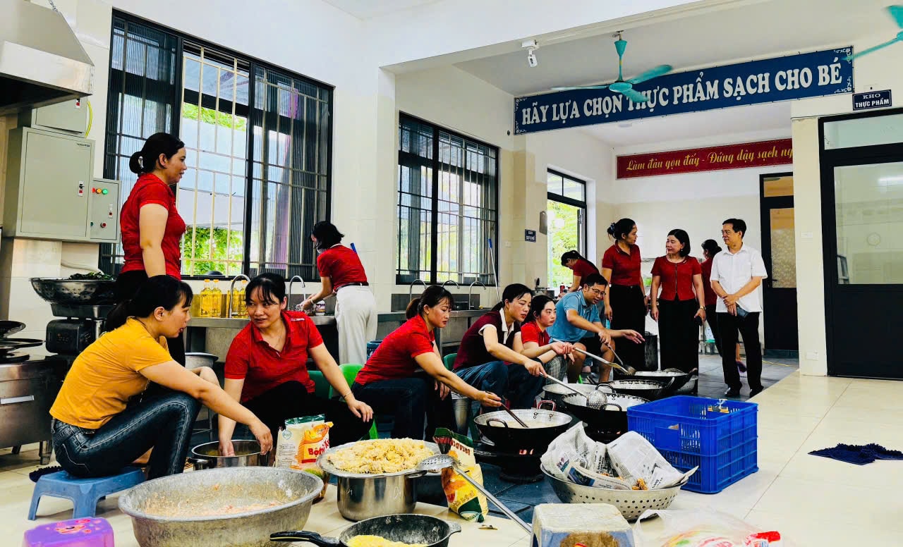 thi-high-school-ung-hoa1.jpg