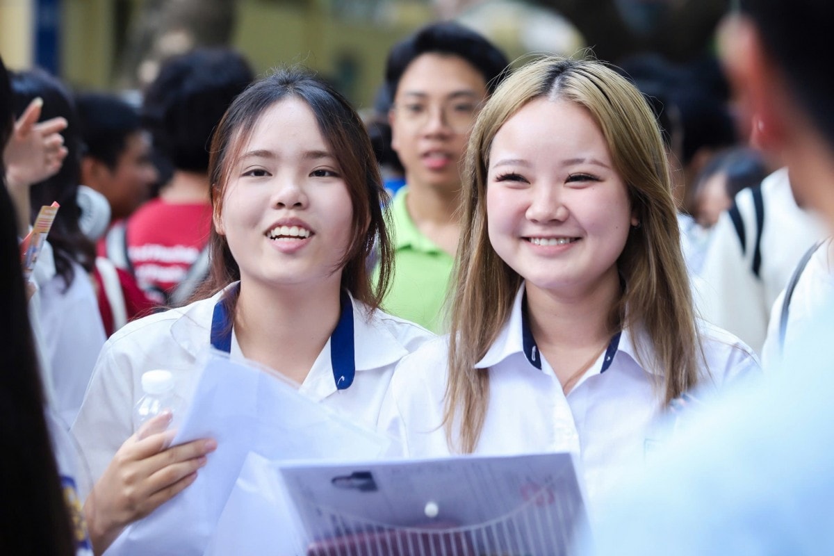 Kỳ thi THPT 2025: Mở màn thuận lợi, nhiều thí sinh “thở phào”