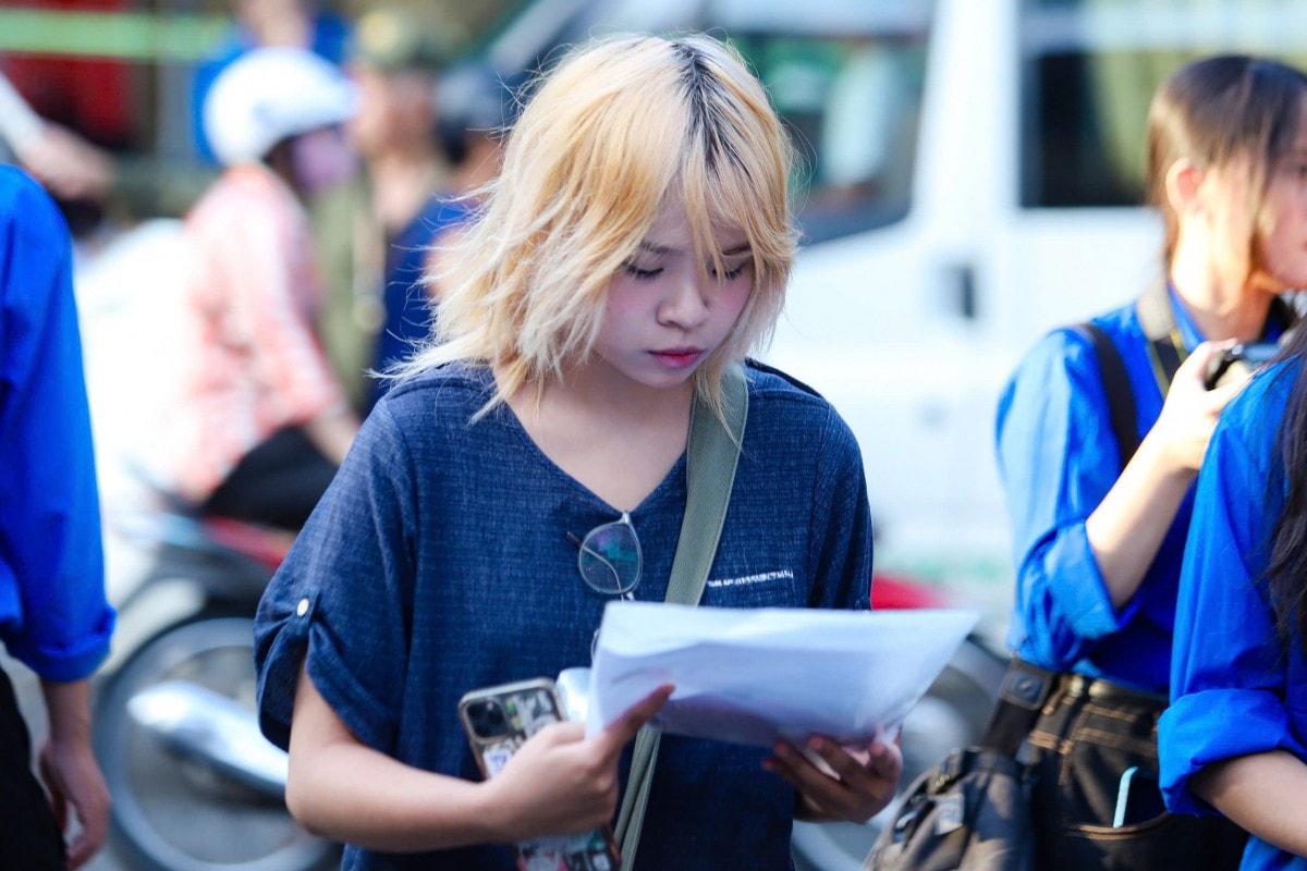 Kỳ thi THPT 2025: Mở màn thuận lợi, nhiều thí sinh “thở phào”
