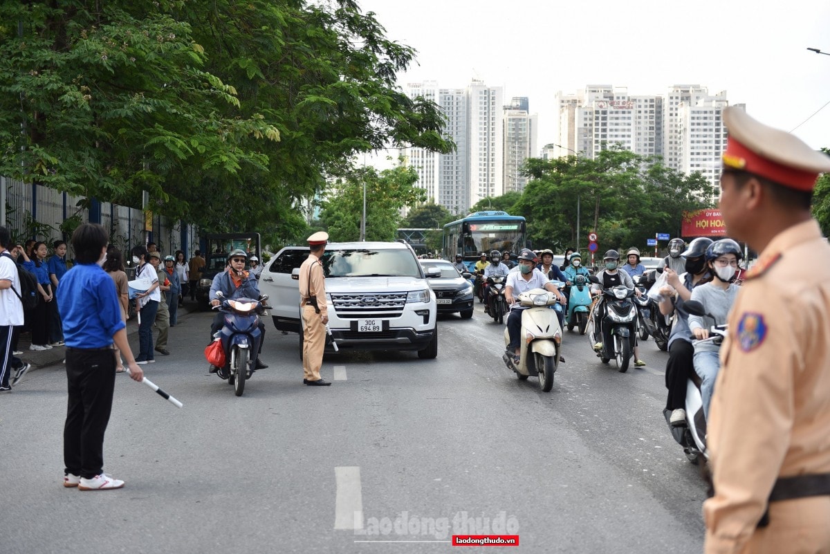 Hà Nội: Không xảy ra ùn tắc giao thông ngày đầu thi tốt nghiệp THPT